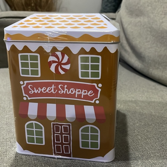 Target Bullseyes Playground Gingerbread & Sweet Shoppe Tin Container Novelty Set - Picture 4 of 10